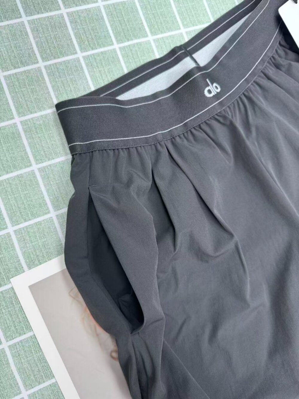 Dark Grey ALO Yoga❤🏃‍♀️ Women's Suit Up Trouser (Regular) - Picture 3 of 8